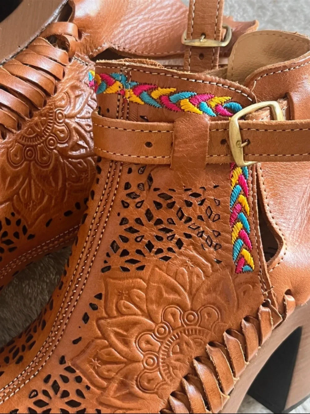 Mexican Handcrafted Leather Braided Platform Heels/Cutout Floral Detail Size 6